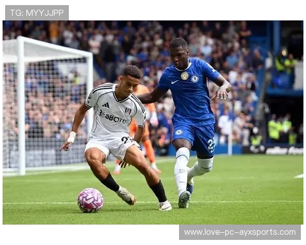 切尔西定位球形成包夹