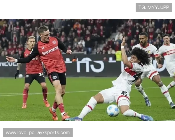 意大利再遭绝平，全队跪地——激情与遗憾交织的足球之夜